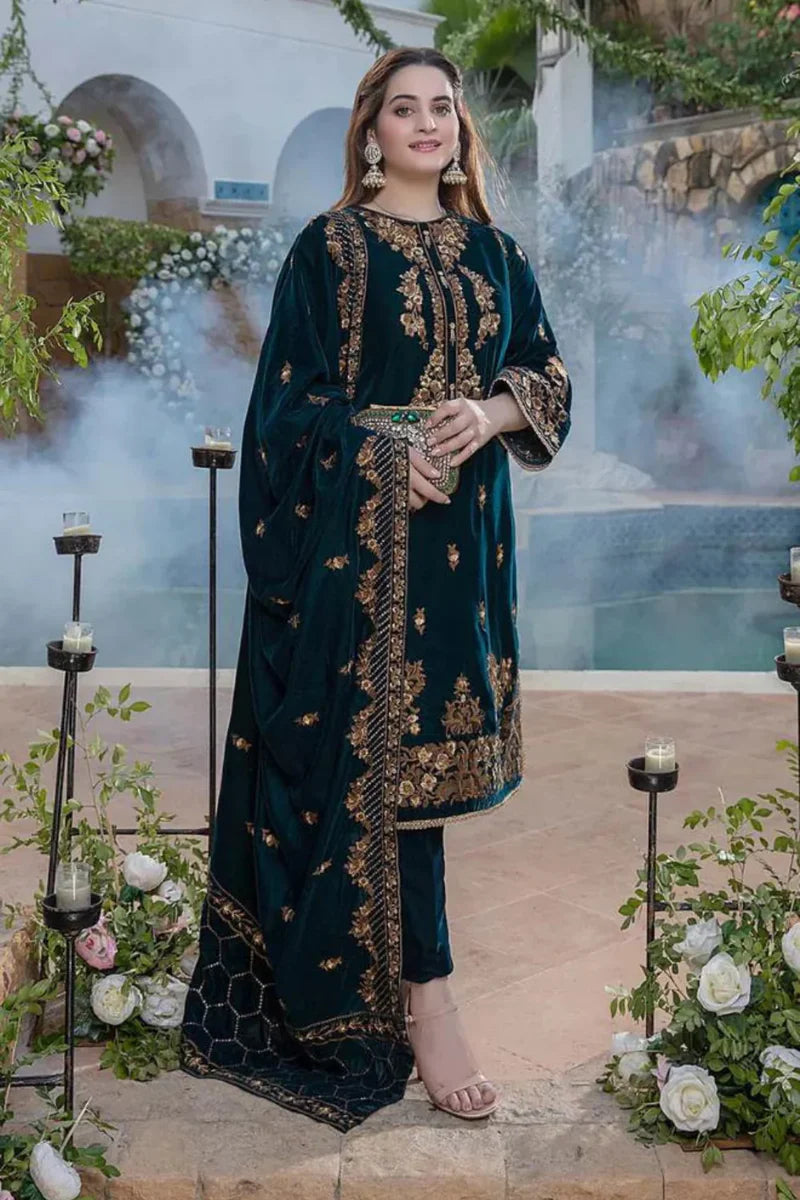 VELVET 3PC EMBROIDERED WITH VELVET EMBROIDERED DUPATTA-MB1060